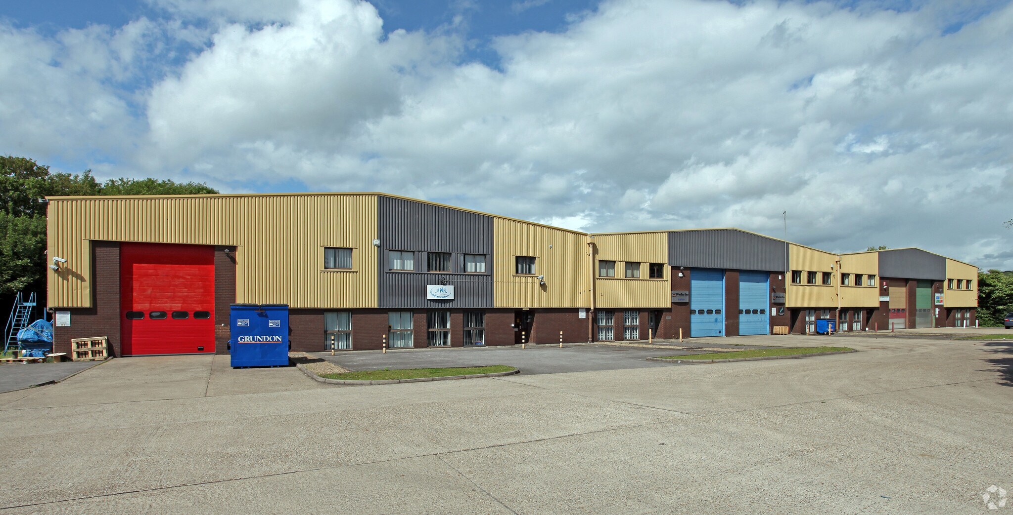 Wessex Rd, Bourne End for sale Primary Photo- Image 1 of 1