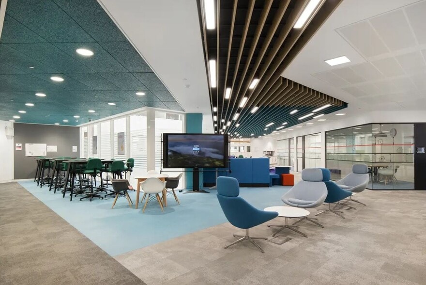 20 Finsbury St, London to rent - Interior Photo - Image 3 of 8