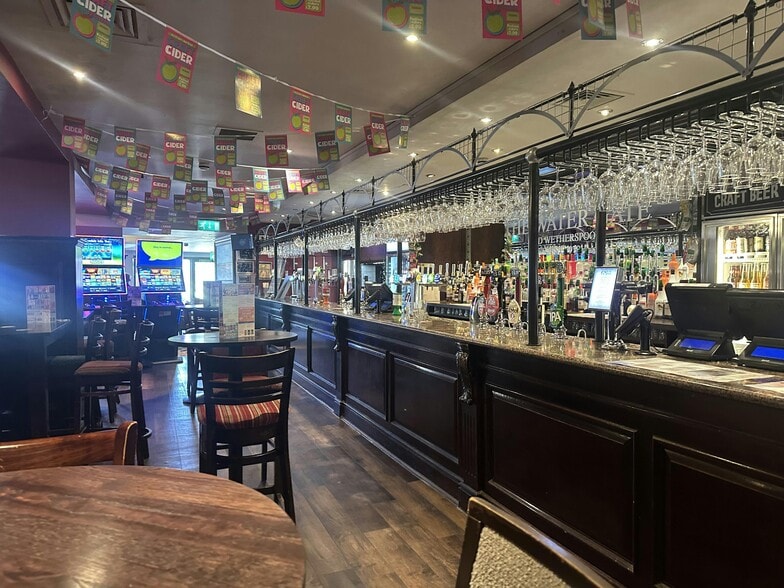 7 The Strand, Barnstaple for sale - Building Photo - Image 2 of 5