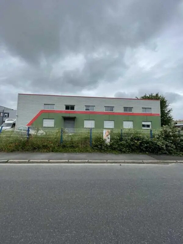 Light Industrial in Mareuil-lès-Meaux for sale Building Photo- Image 1 of 2