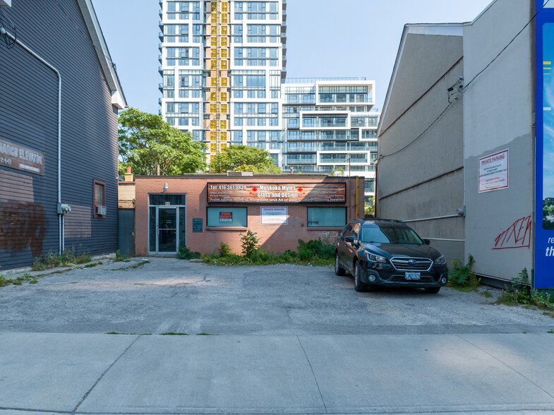 99 River St, Toronto, ON for rent - Building Photo - Image 3 of 12