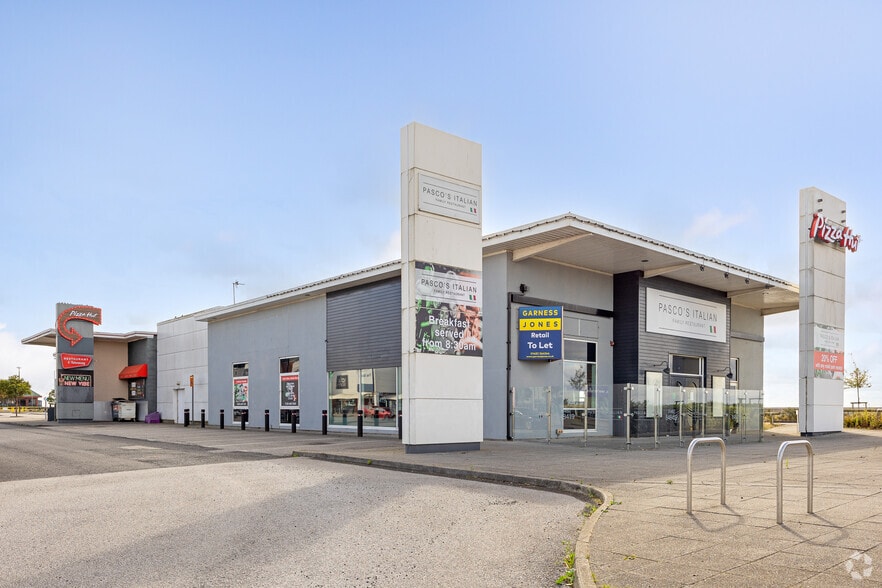 Clive Sullivan Way, Hull to rent - Building Photo - Image 2 of 3