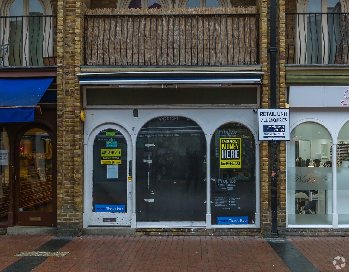 2 Oak Rd, London W5 3SS UK