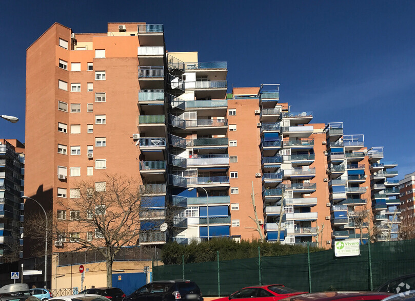 Avenida Nuevo Versalles, 201, Fuenlabrada, Madrid for sale - Primary Photo - Image 1 of 3