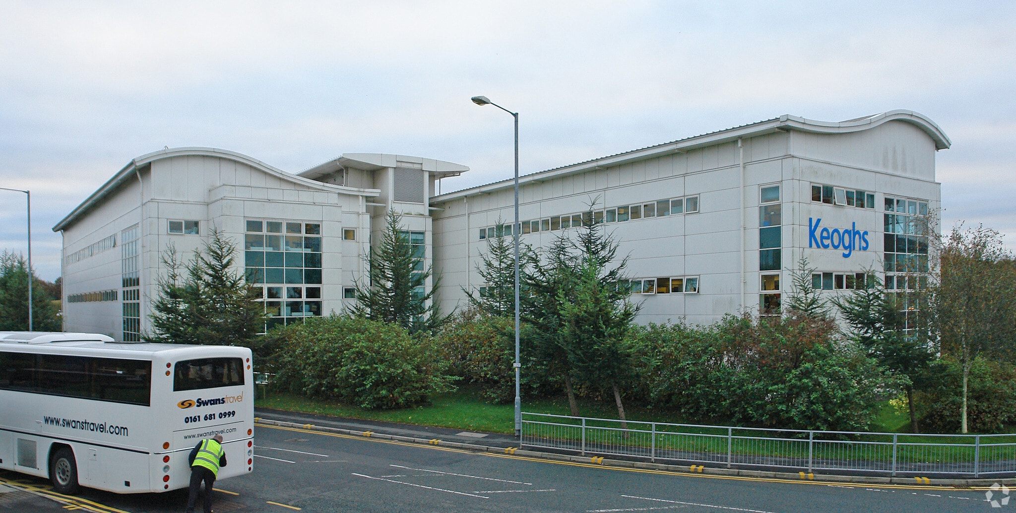 2 The Parklands, Bolton to rent Primary Photo- Image 1 of 3