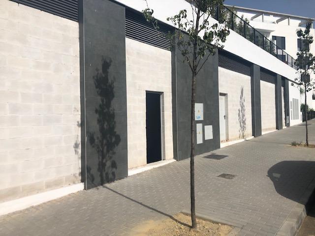 Retail in Tomares to rent - Building Photo - Image 2 of 13
