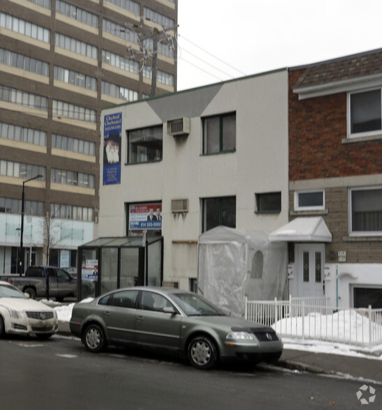 270 Rue Chabanel O, Montréal, QC for rent - Building Photo - Image 2 of 2