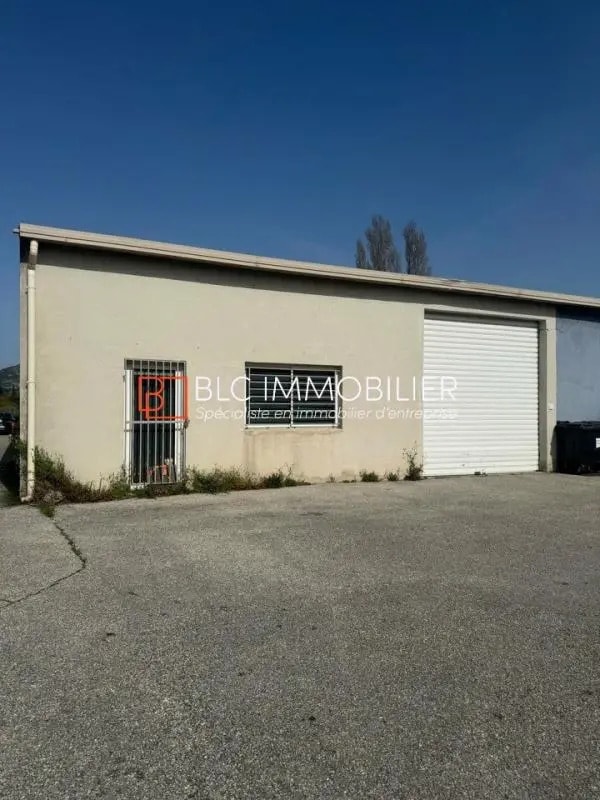Light Industrial in Aubagne to rent Building Photo- Image 1 of 4