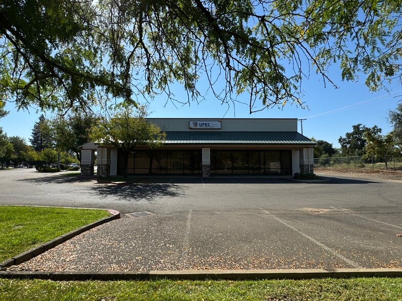 1812 Park Marina Dr, Redding, CA to rent - Building Photo - Image 3 of 6