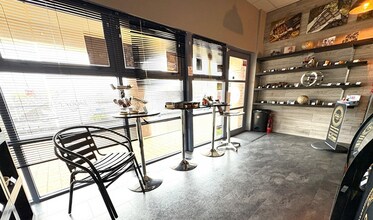 Nelson Quay, Milford Haven to rent Interior Photo- Image 2 of 5