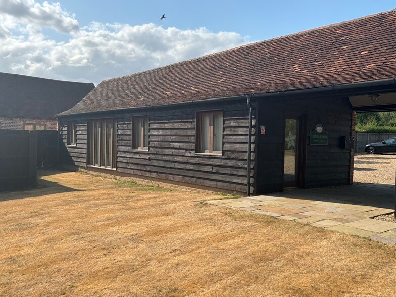 Bartletts Ln, Maidenhead to rent - Building Photo - Image 2 of 4