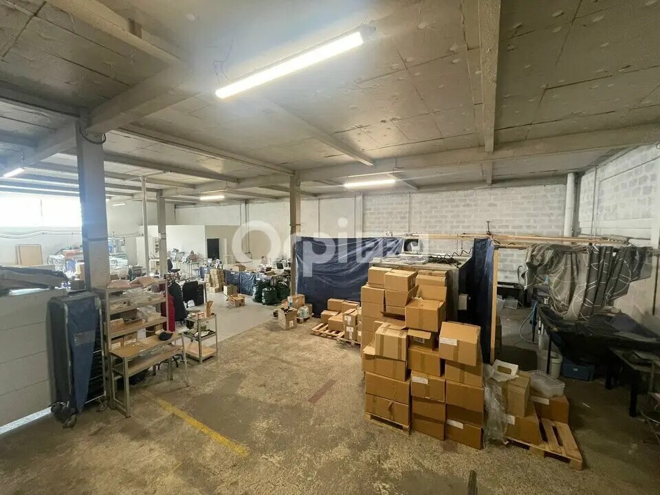 Light Industrial in Caluire-et-Cuire to rent Interior Photo- Image 1 of 10
