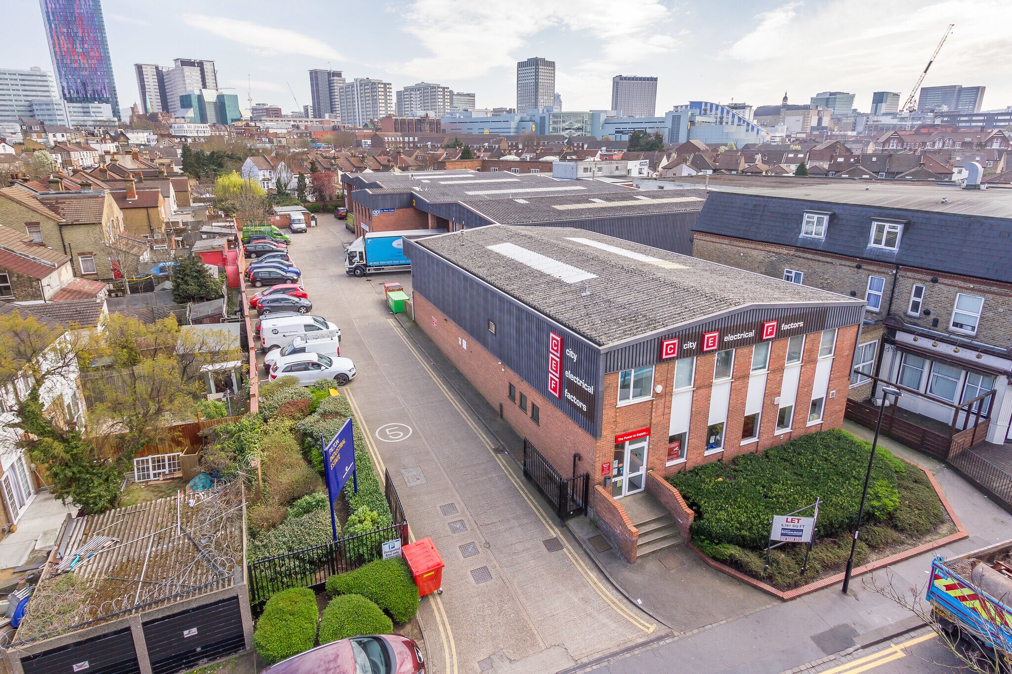 Pitlake, Croydon for sale Primary Photo- Image 1 of 1