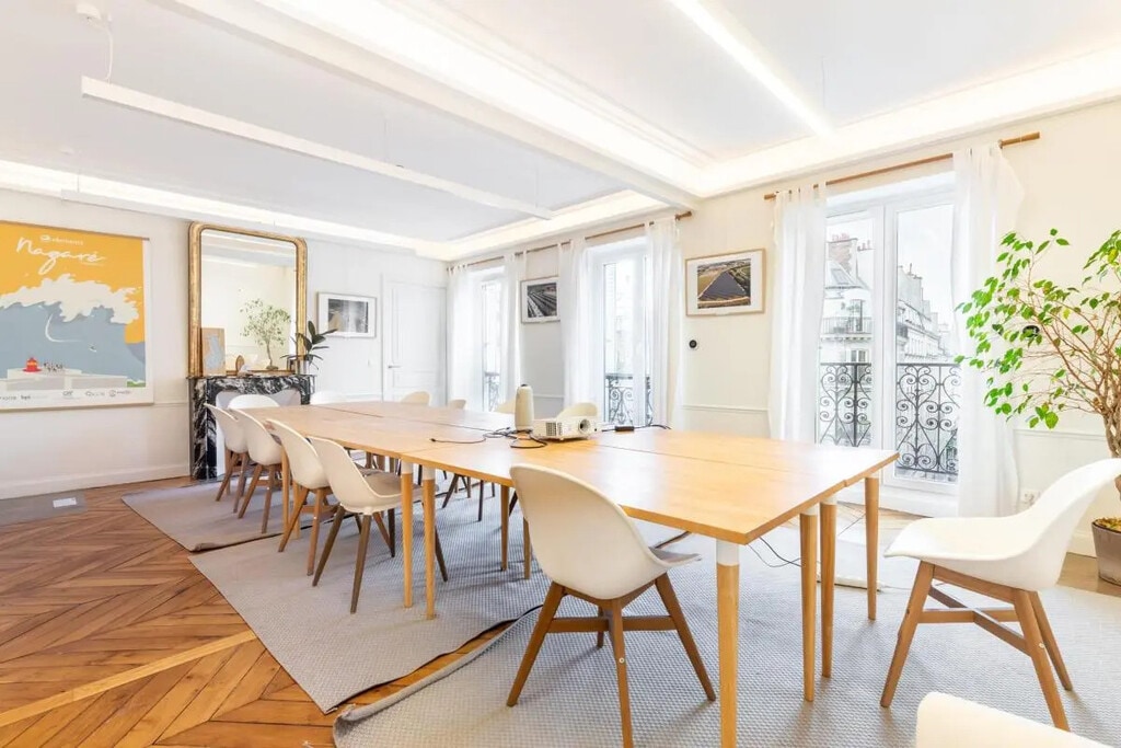 Location Bureaux 210 m² - Photo 1