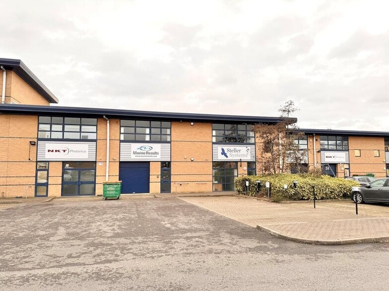 Ensign Way, Southampton to rent - Building Photo - Image 3 of 44