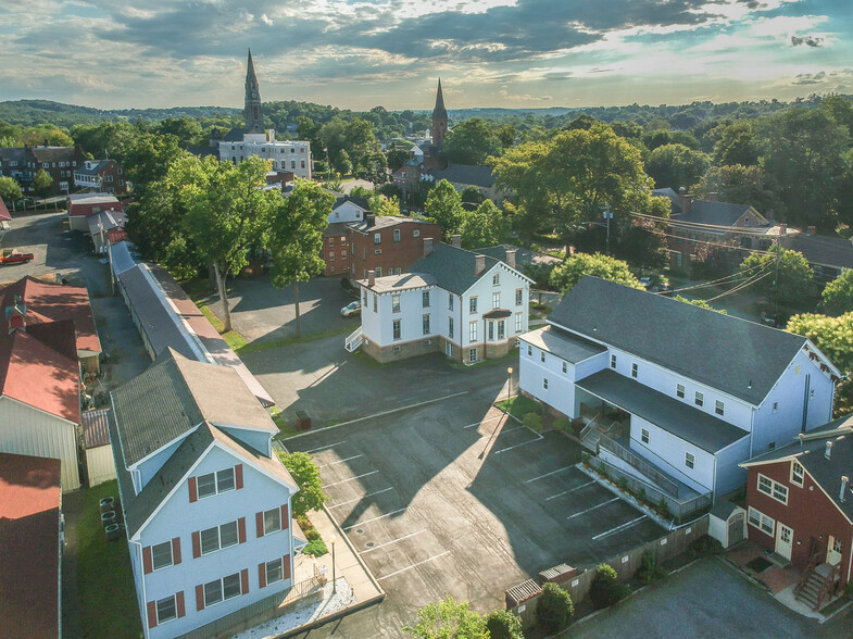 218 Main St, Goshen, NY for rent - Primary Photo - Image 1 of 17