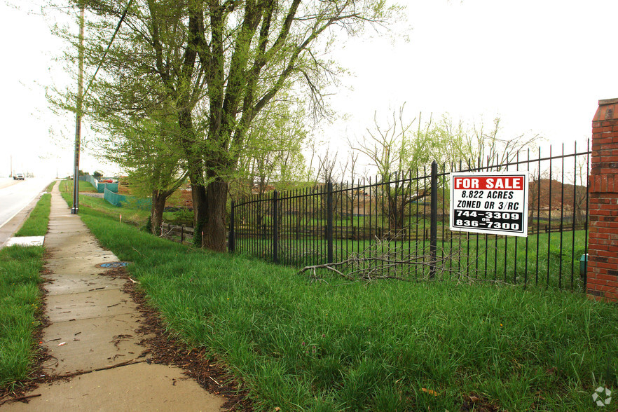 5000 Chamberlain Ln, Louisville, KY for sale - Primary Photo - Image 1 of 1