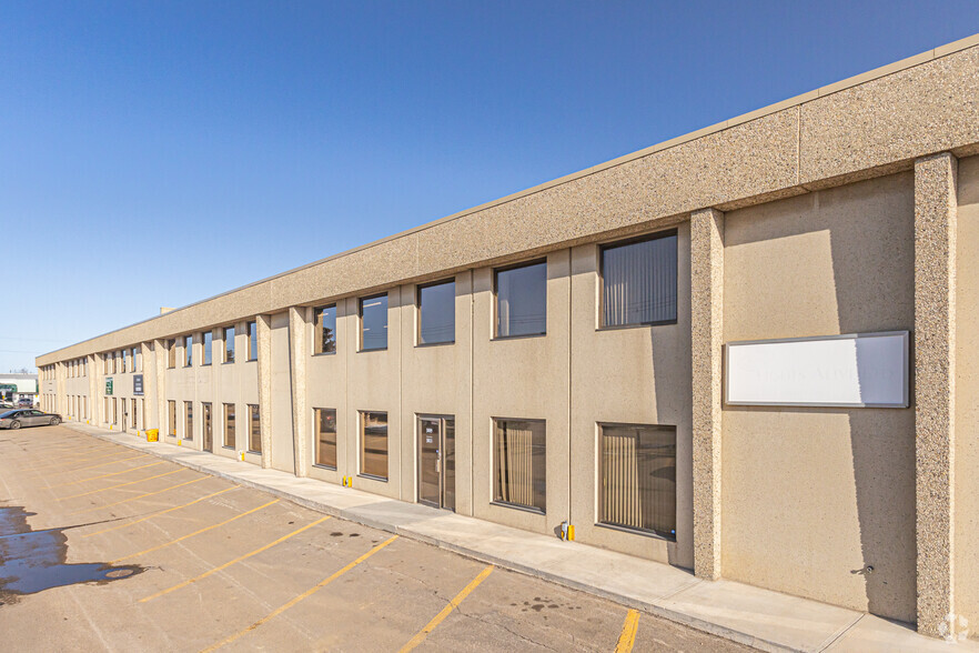 3807-3827 98th St NW, Edmonton, AB for rent - Building Photo - Image 1 of 6