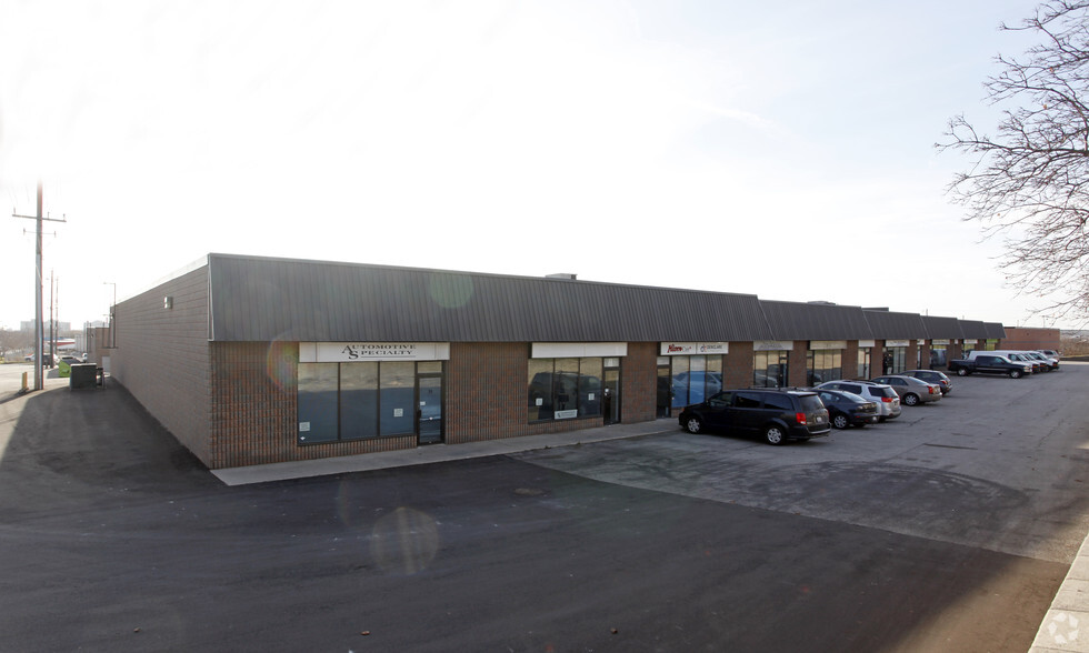 5109 Harvester Rd, Burlington, ON for rent - Building Photo - Image 2 of 4