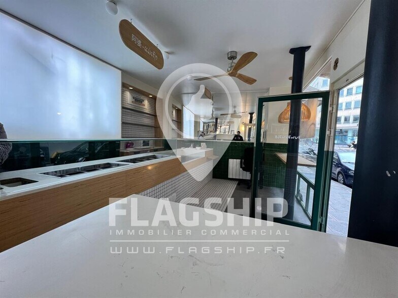 Retail in Paris to rent - Interior Photo - Image 1 of 4