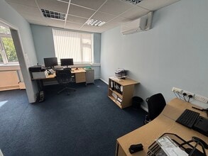 Oakridge Rd, High Wycombe to rent Interior Photo- Image 2 of 5