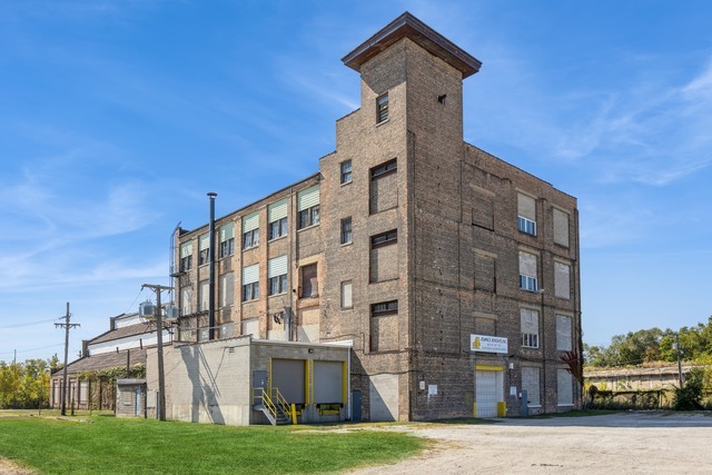 601 81st st, Chicago, IL for sale - Primary Photo - Image 1 of 24