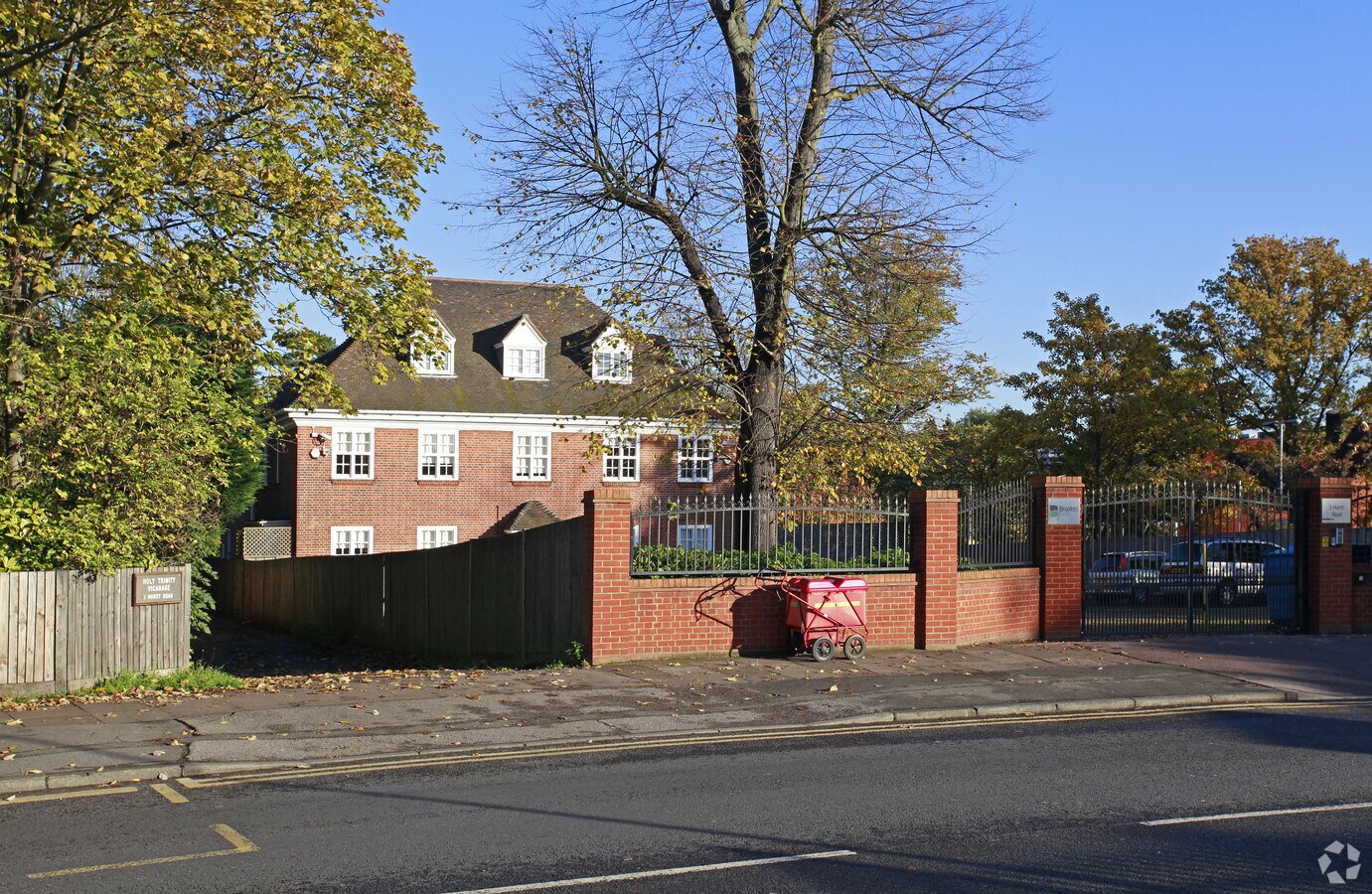 3 Hurst Rd, Sidcup DA15 9AE UK