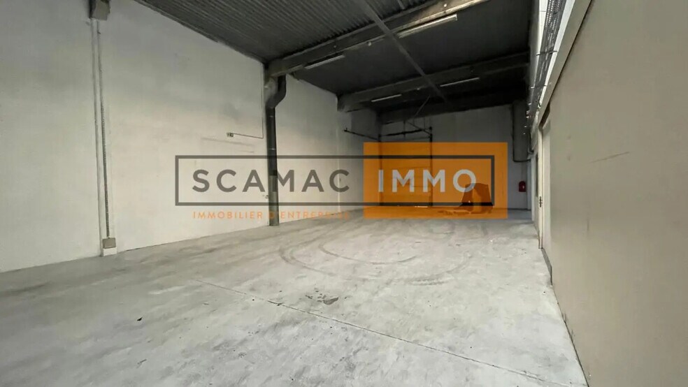 Industrial in Éragny to rent - Building Photo - Image 2 of 8