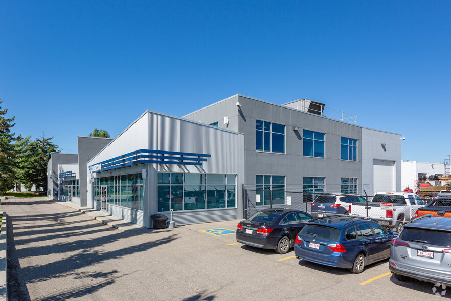 2400-2420 39 Ave NE, Calgary, AB for rent - Building Photo - Image 2 of 6