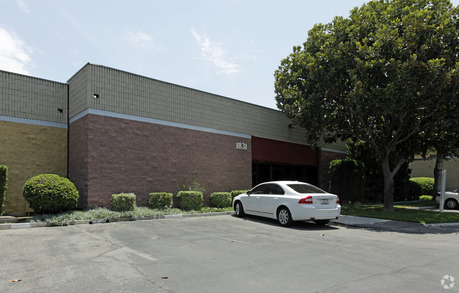 1831 S Commercenter Dr W, San Bernardino, CA for sale - Primary Photo - Image 1 of 1