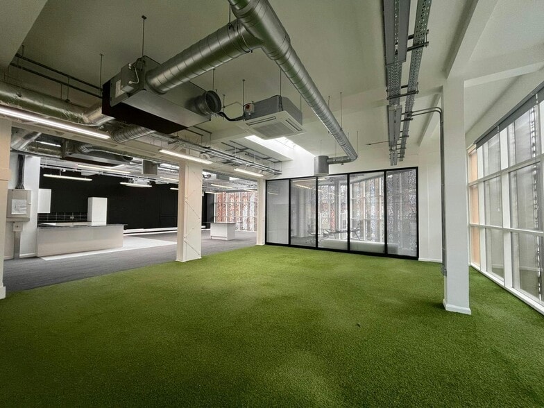 11 Bull Ln, High Wycombe to rent - Interior Photo - Image 2 of 10