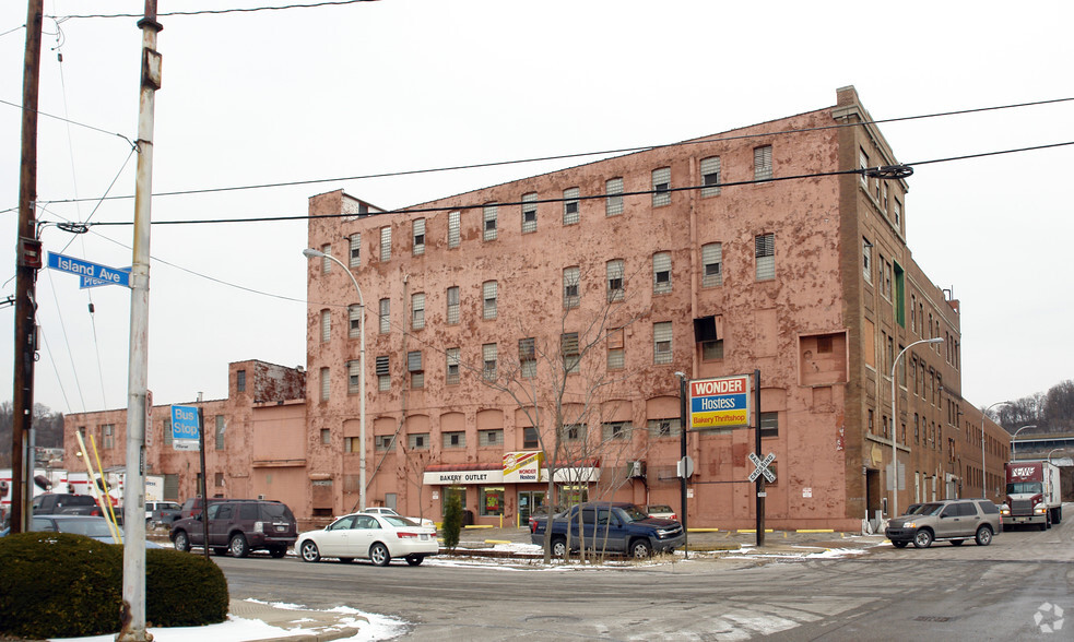 1700 Island Ave, Pittsburgh, PA for rent - Primary Photo - Image 1 of 5