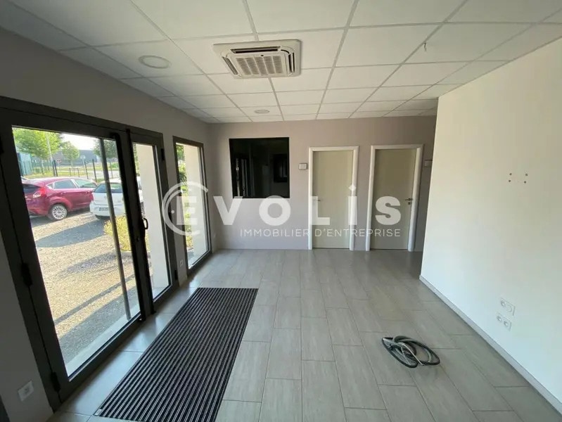 Location Local d'activités 545 m² - Photo 1