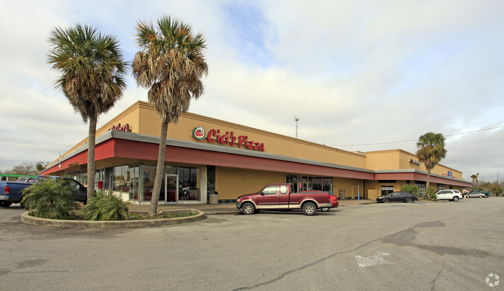 1218-1240 Shaver St, Pasadena, TX for rent - Building Photo - Image 1 of 9