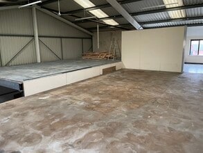 Little Balmer, Buckingham to rent Interior Photo- Image 1 of 2