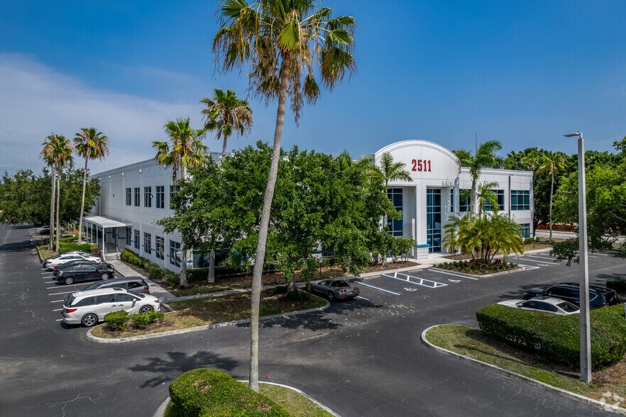 2511 Corporate Way, Palmetto, FL for sale - Building Photo - Image 1 of 1