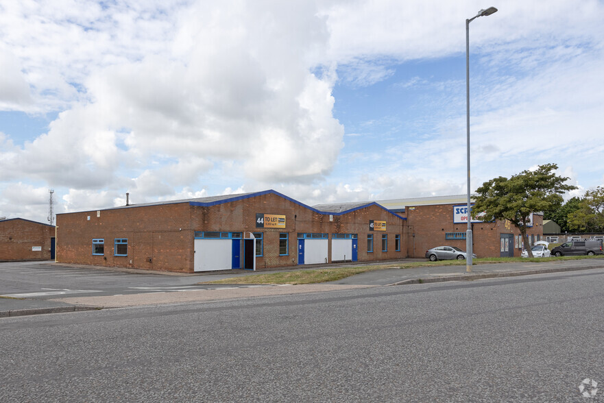 Corringham Rd, Gainsborough for rent - Building Photo - Image 2 of 13