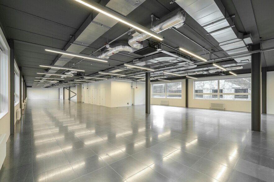 1 Cooperage Yard, London to rent - Interior Photo - Image 3 of 8