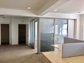 18-20 Hill Rise, Richmond to rent Interior Photo- Image 2 of 2