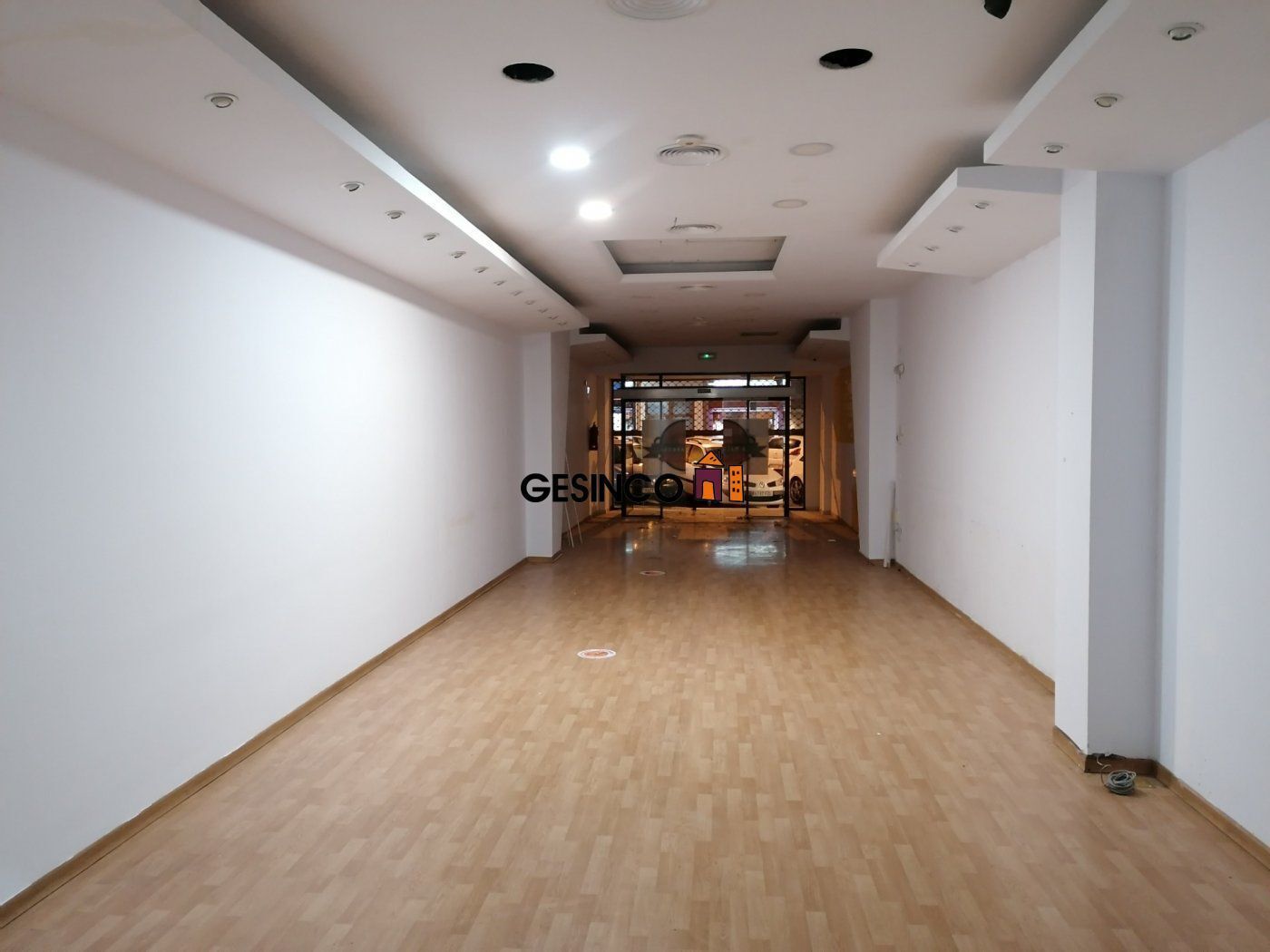 Retail in Ontinyent, Valencia to rent Interior Photo- Image 1 of 7