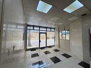 8 Castle Hill Para, London to rent Interior Photo- Image 1 of 4