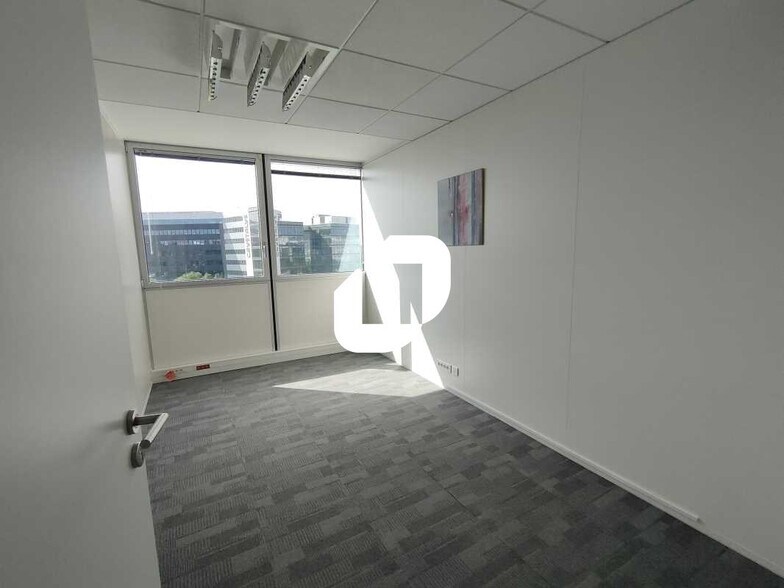 Office in Vélizy-Villacoublay to rent - Interior Photo - Image 2 of 5