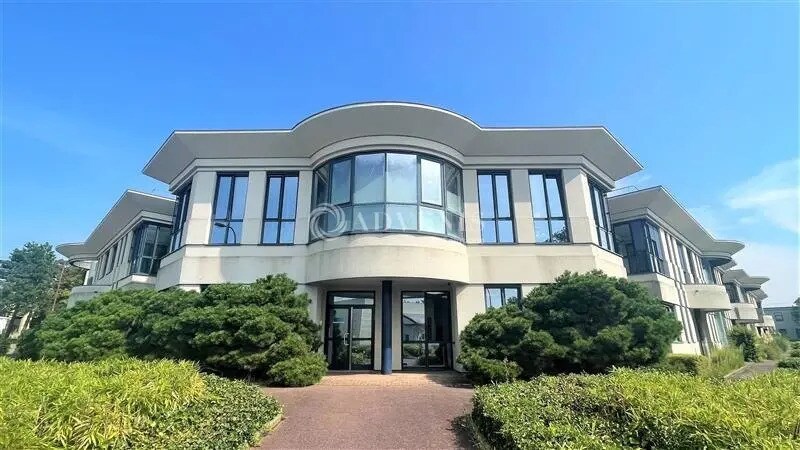 Office in Créteil to rent Building Photo- Image 1 of 13