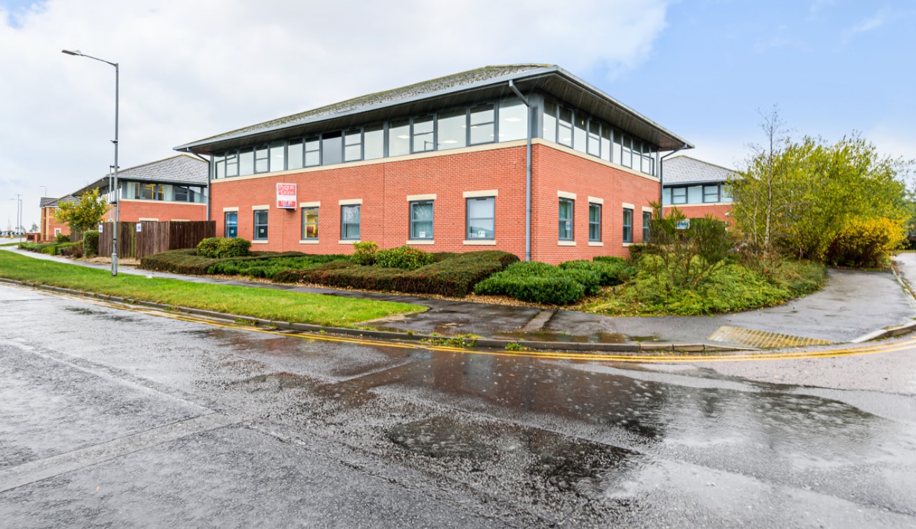 Runcorn Rd, Lincoln to rent Building Photo- Image 1 of 6
