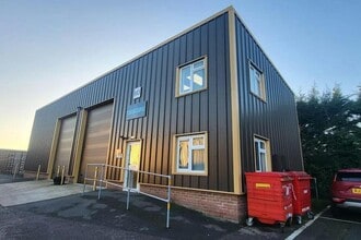 Basingstoke Rd, Reading to rent Building Photo- Image 1 of 4