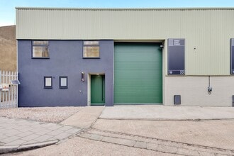 Ferrier St, London to rent Building Photo- Image 1 of 12