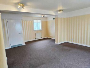 77-79 Peffer Pl, Edinburgh to rent Interior Photo- Image 2 of 2