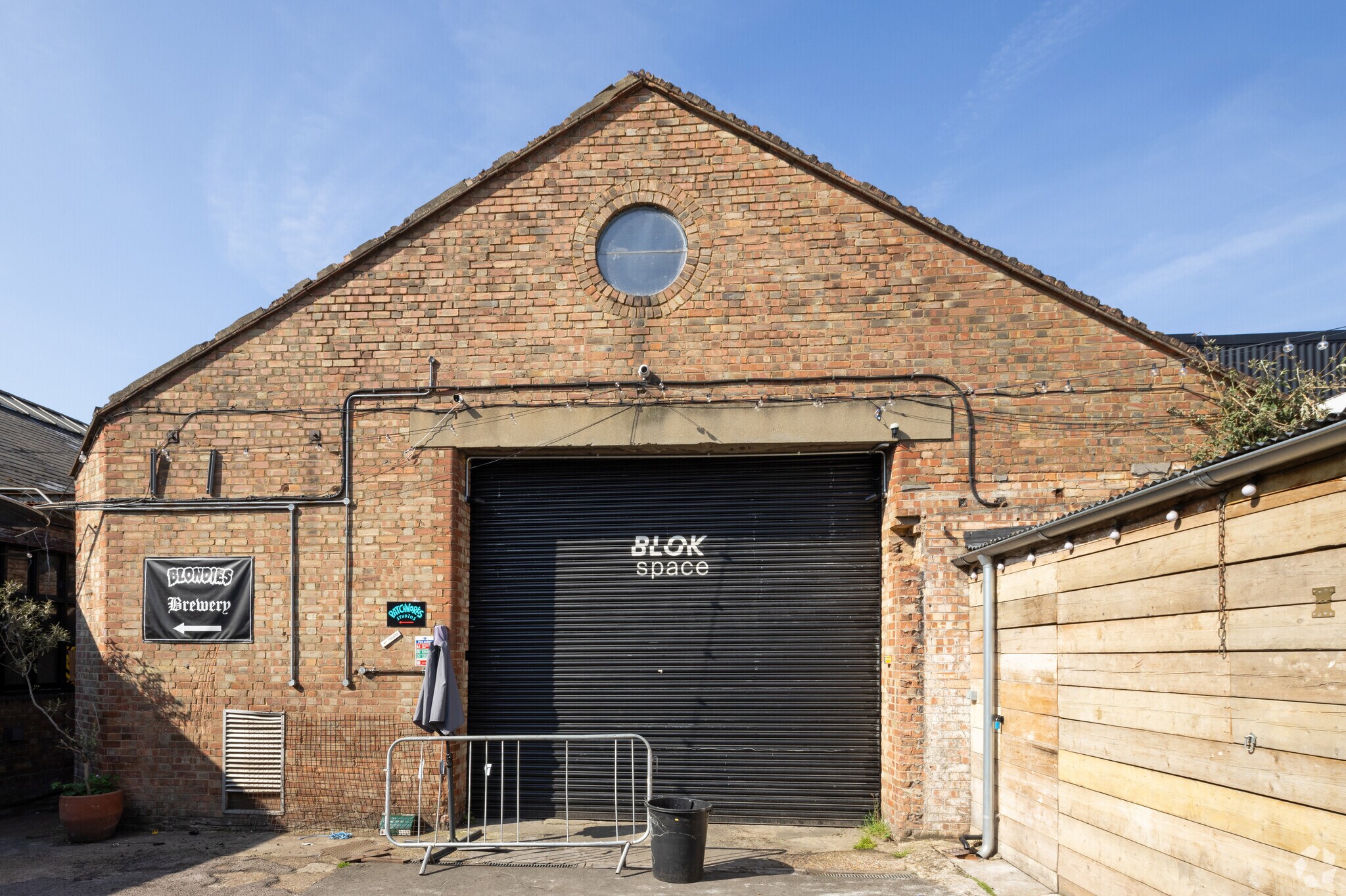 258A Church Rd, London to rent Primary Photo- Image 1 of 5
