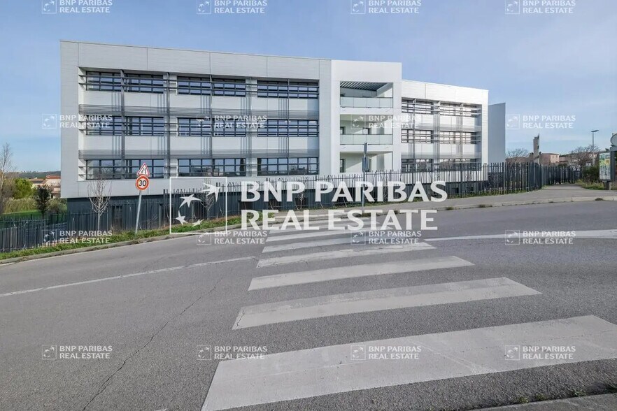 Office in Vitrolles to rent - Building Photo - Image 3 of 20