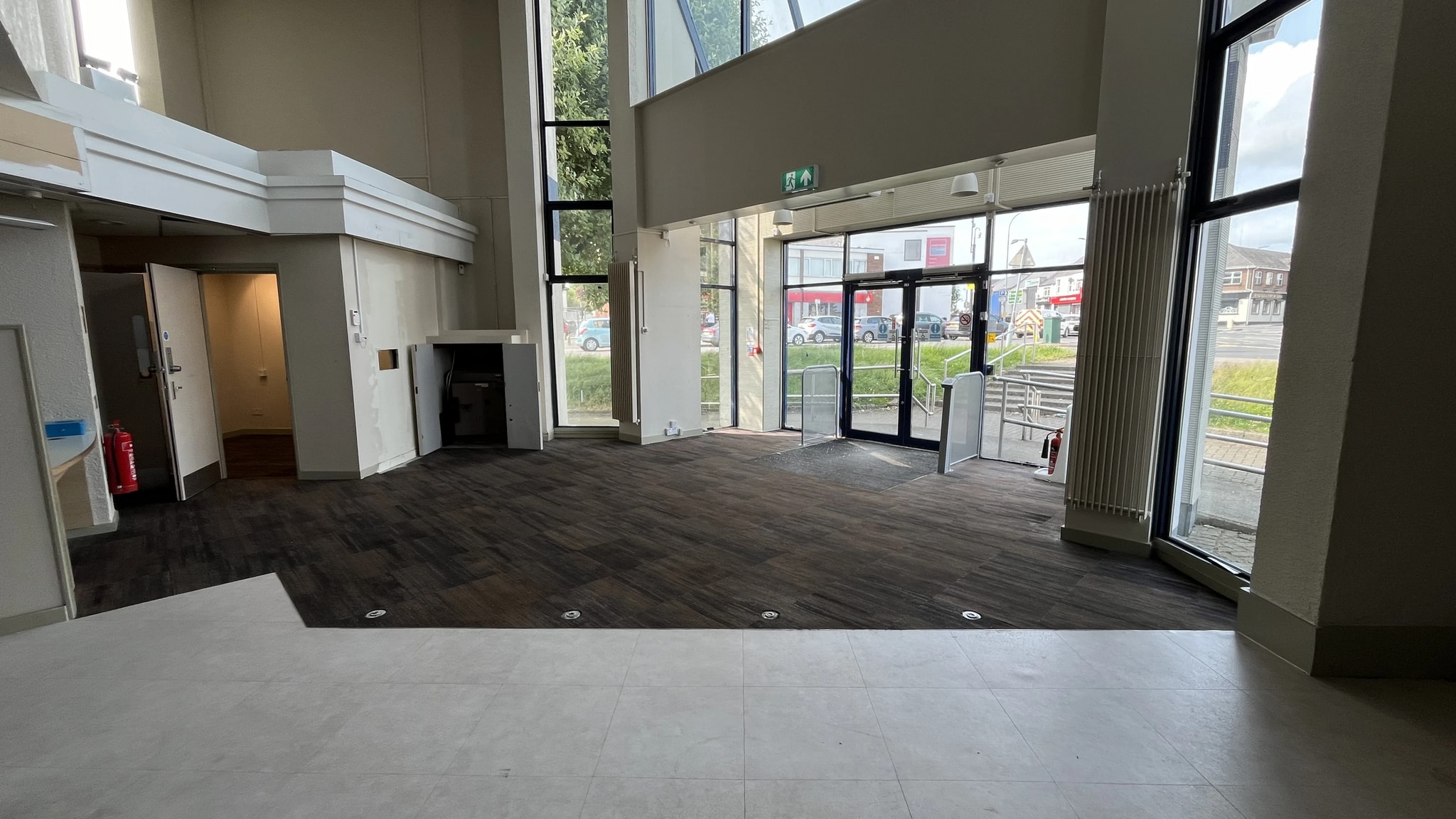 2 Farmley Rd, Newtownabbey to rent Interior Photo- Image 1 of 3